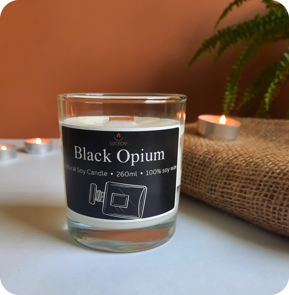 Świeca sojowa z drewnianym knotem o zapachu black opium